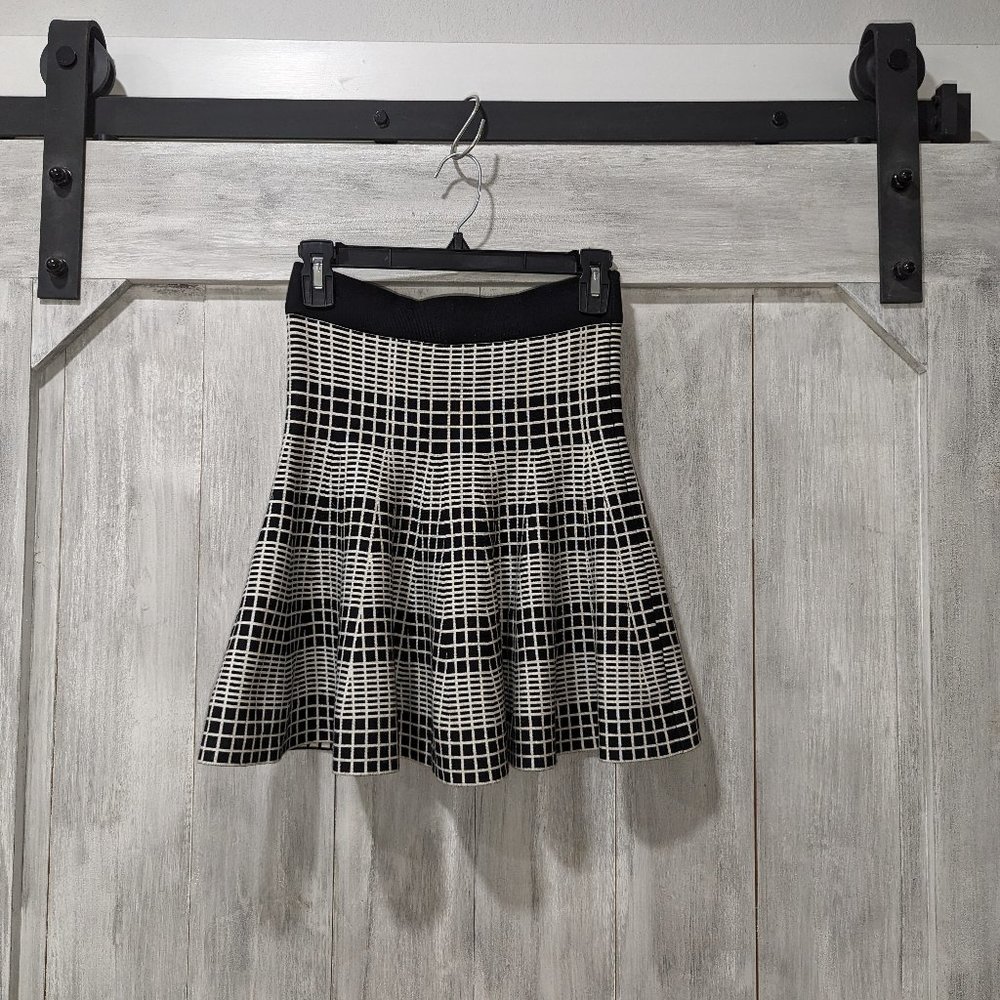 Black and White Flared Mini Skirt Size Med